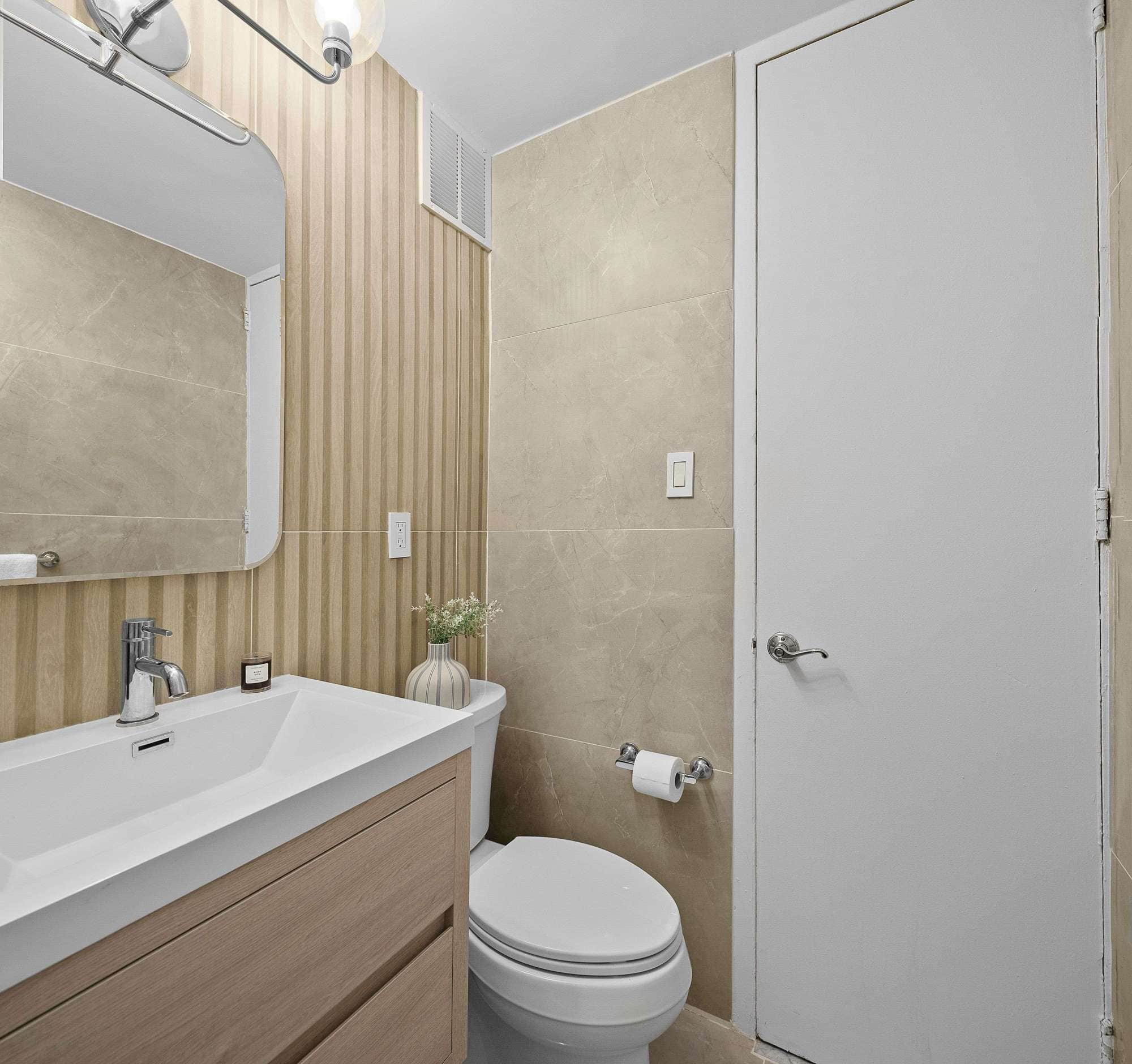BATHROOM 4